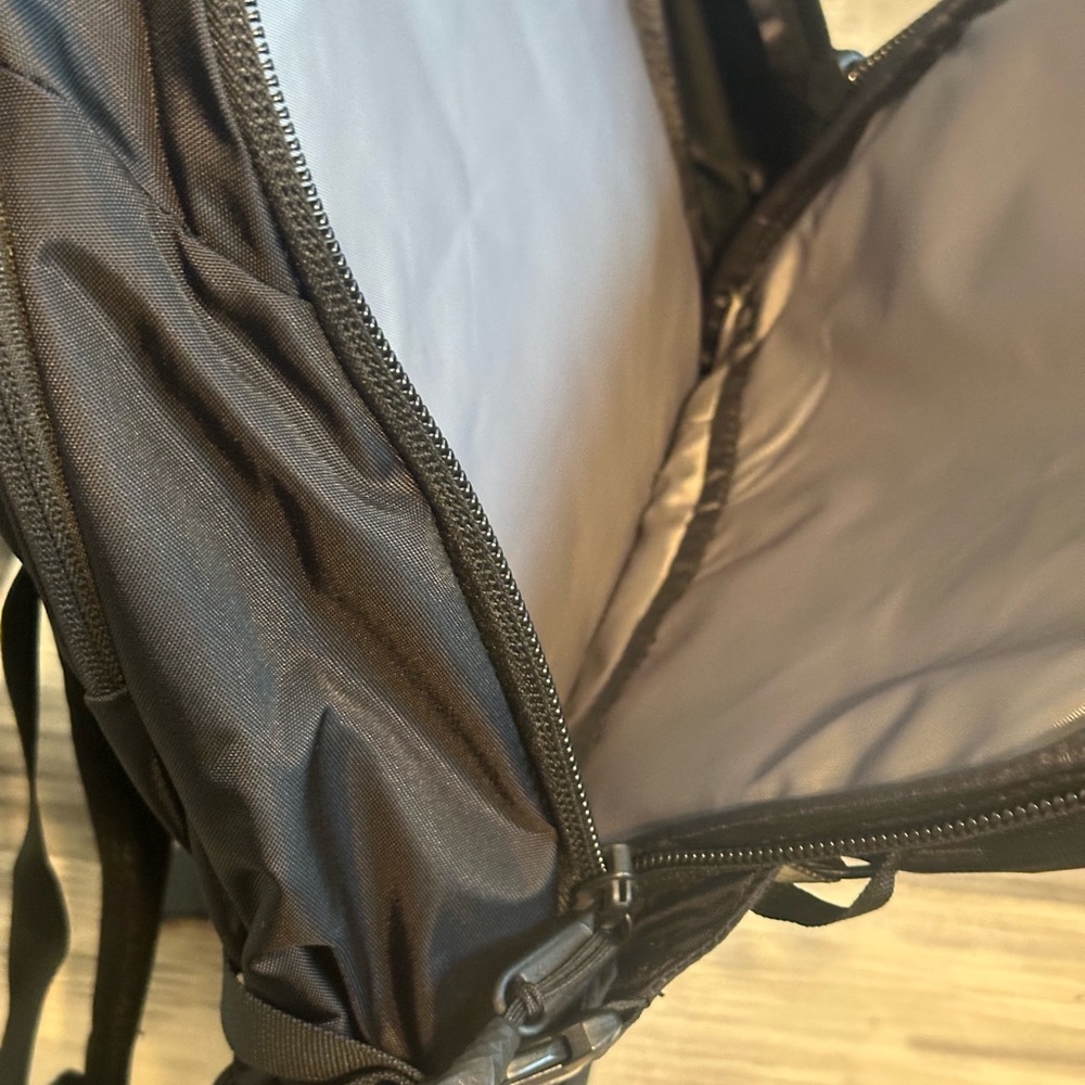 The North Face Unisex Borealis Backpack TNF Black NWOT - Picture 9 of 15